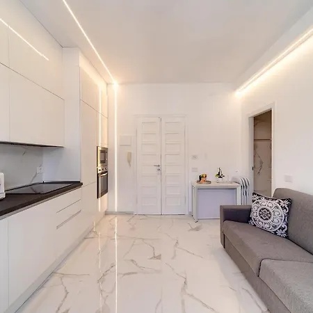 Aurora Luxury In The Center Of 아파트 *