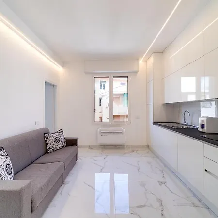 Aurora Luxury In The Center Of 산레모