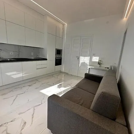 Daire Aurora Luxury In The Center Of Sanremo