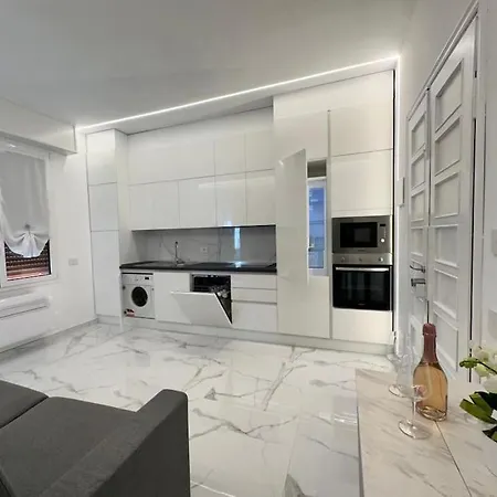 Aurora Luxury In The Center Of Sanremo